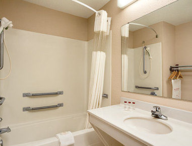 Days Inn By Wyndham Lugoff Bagian luar foto