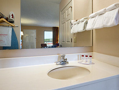 Days Inn By Wyndham Lugoff Bagian luar foto